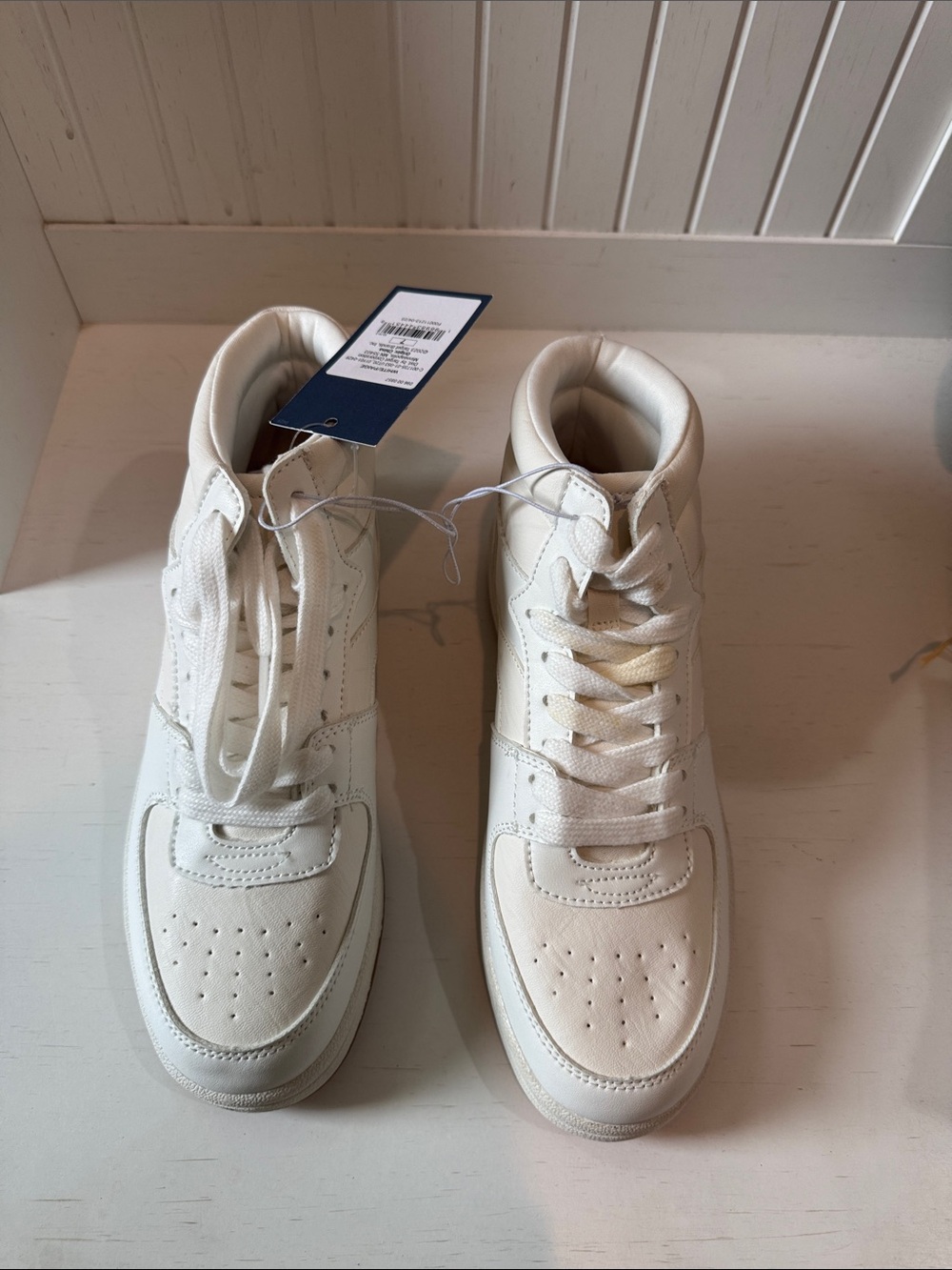 Target - University Thread Wowmns size 7 Cream/Off-White High Top Sneakers